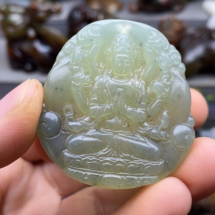 未镶嵌蛇纹石玉颈饰