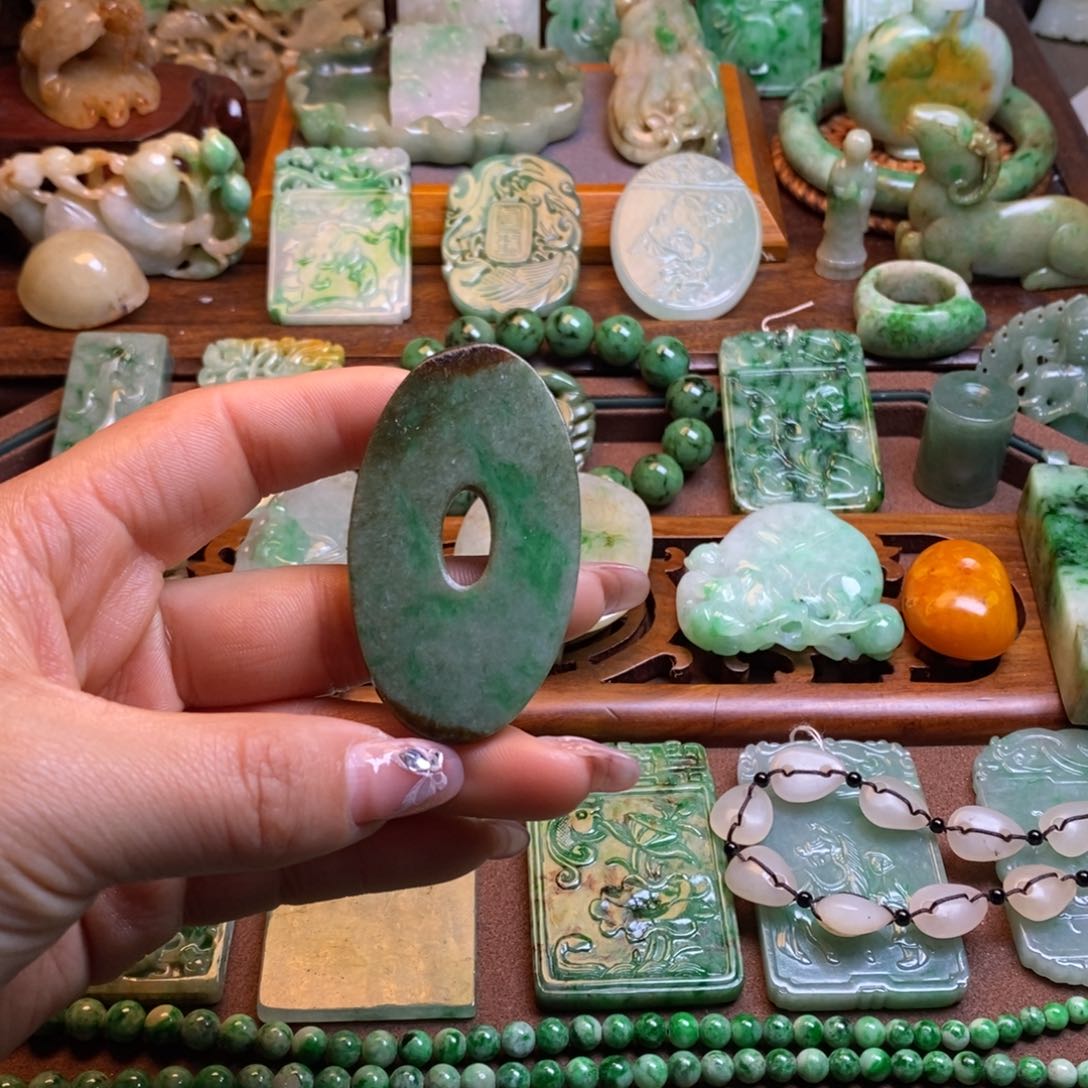 翡翠挂件未镶嵌.*.1111111111111111