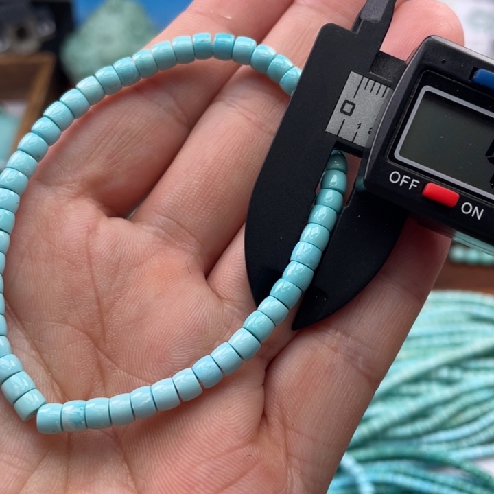 绿松石颈饰未镶嵌