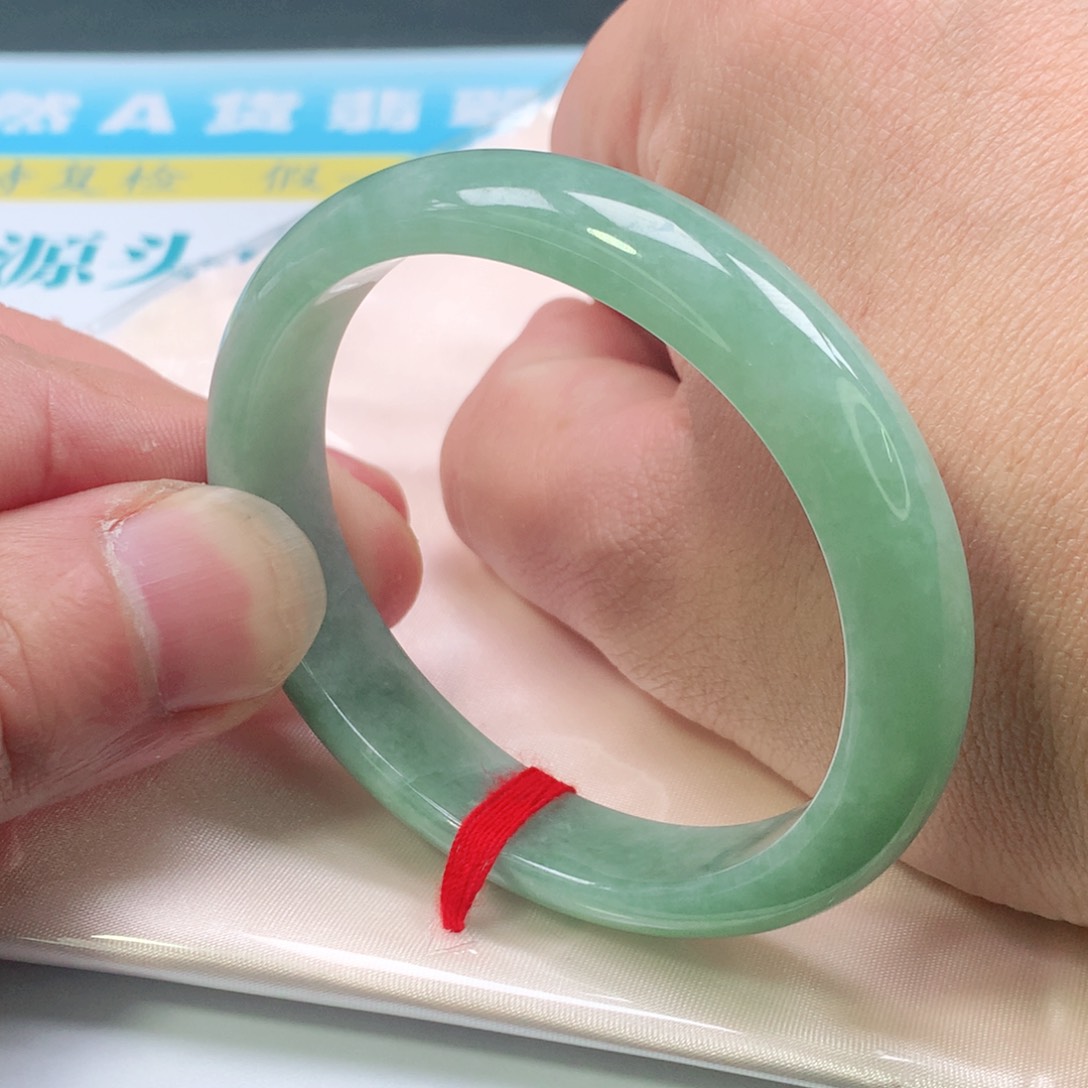 翡翠手镯（贵妃镯）未镶嵌0403号