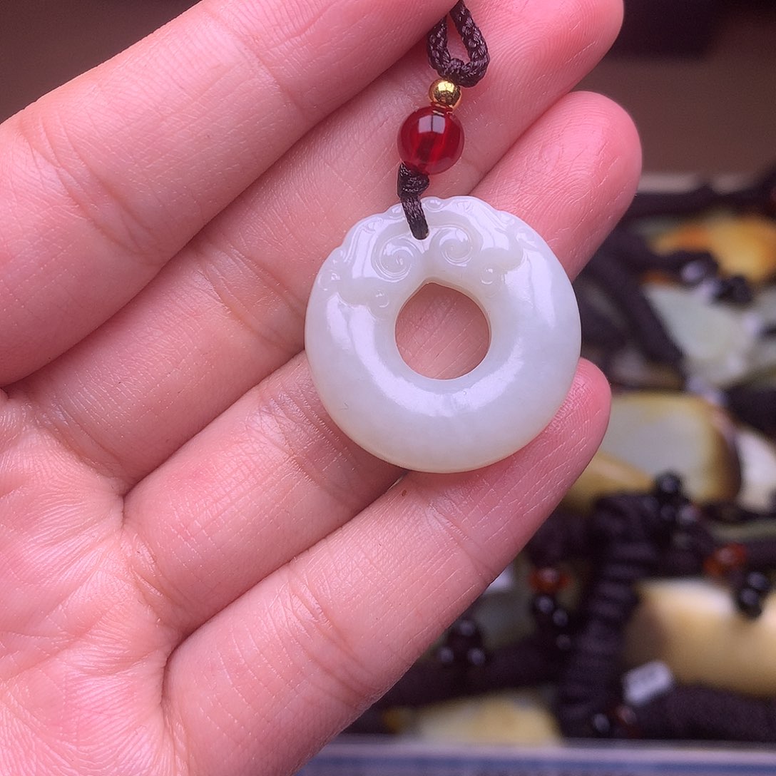 和田玉颈饰未镶嵌