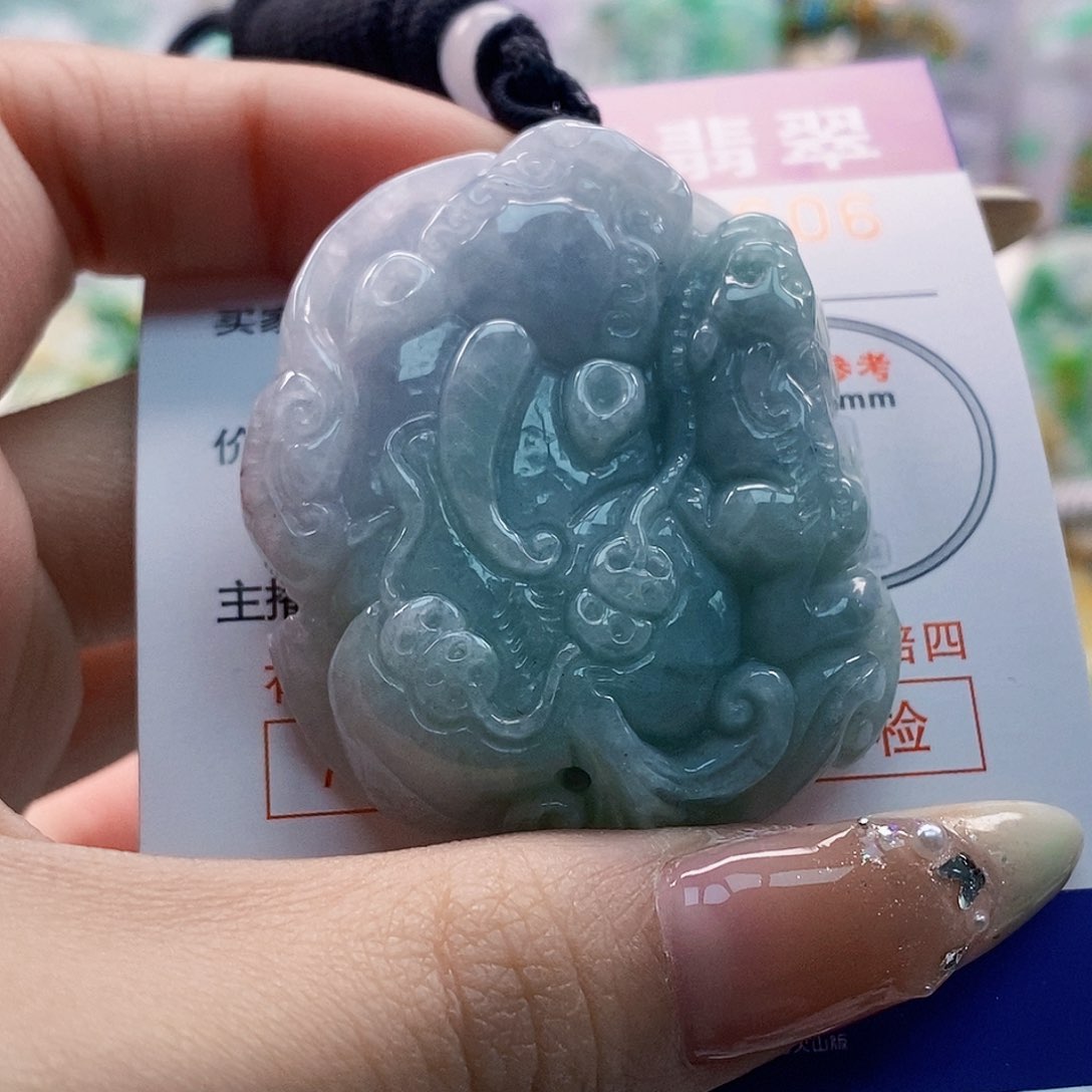 吊坠(不含链)未镶嵌翡翠