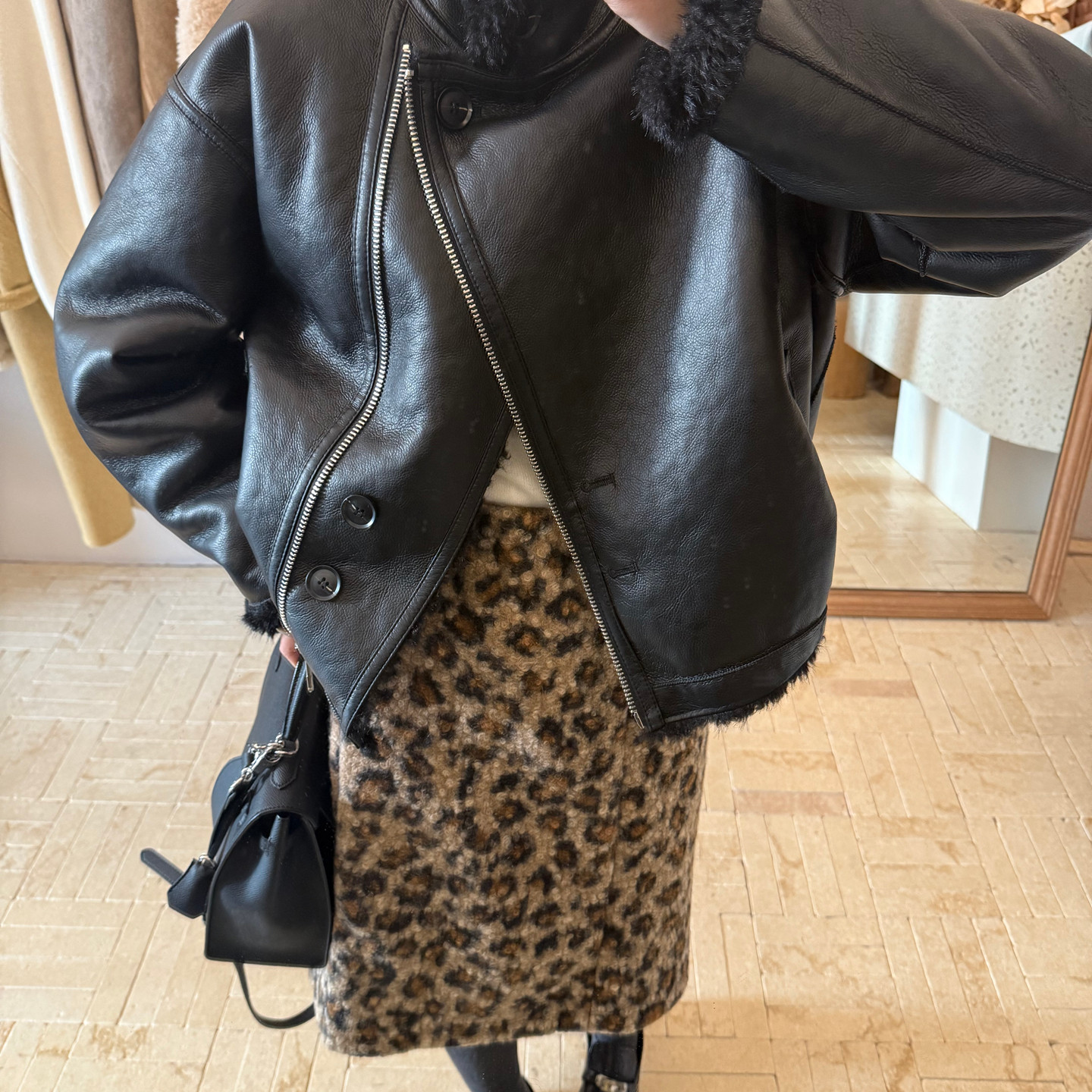 “黑序绒章”两面穿皮毛一体皮衣短款软糯藏肉显瘦皮毛夹克厚外套