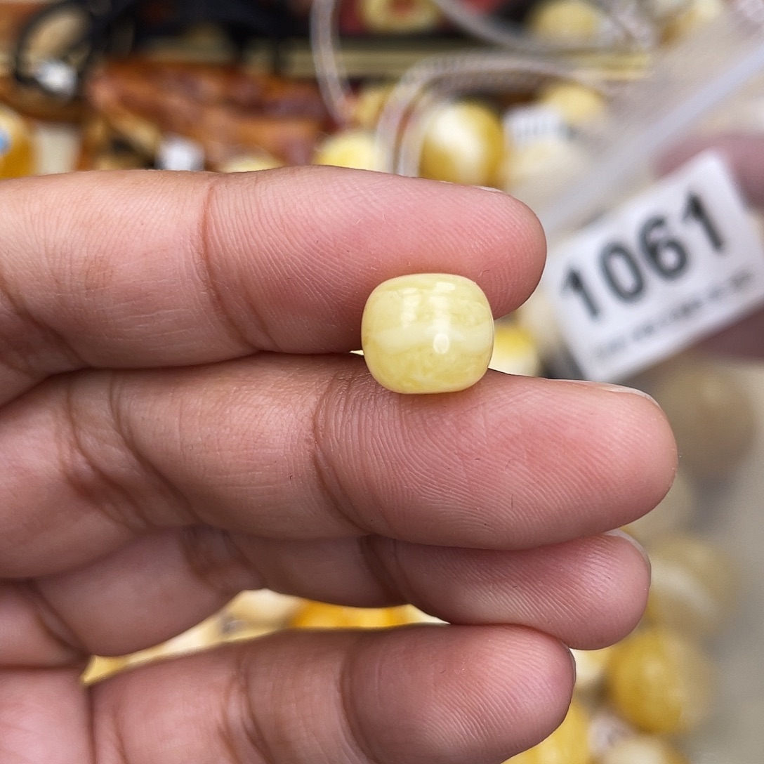 蜜蜡未镶嵌珠宝奇石沙眼10