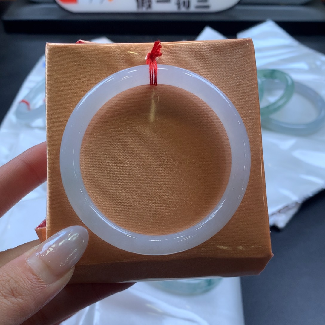 翡翠未镶嵌手镯53圈口