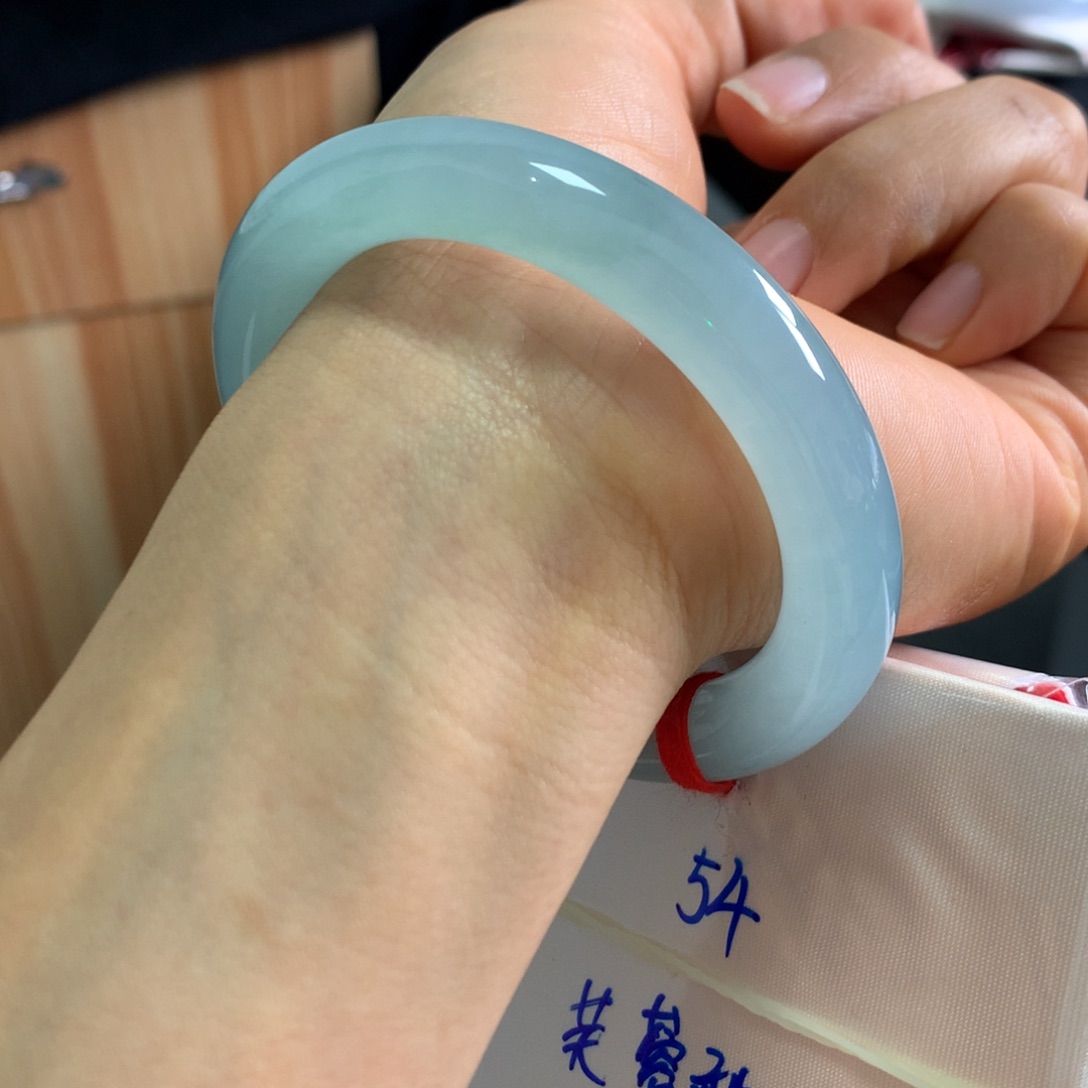 翡翠手镯未镶嵌手镯