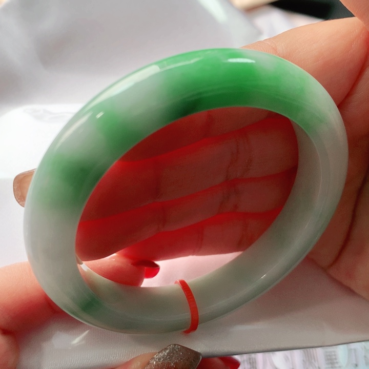 翡翠手镯未镶嵌@****11507。