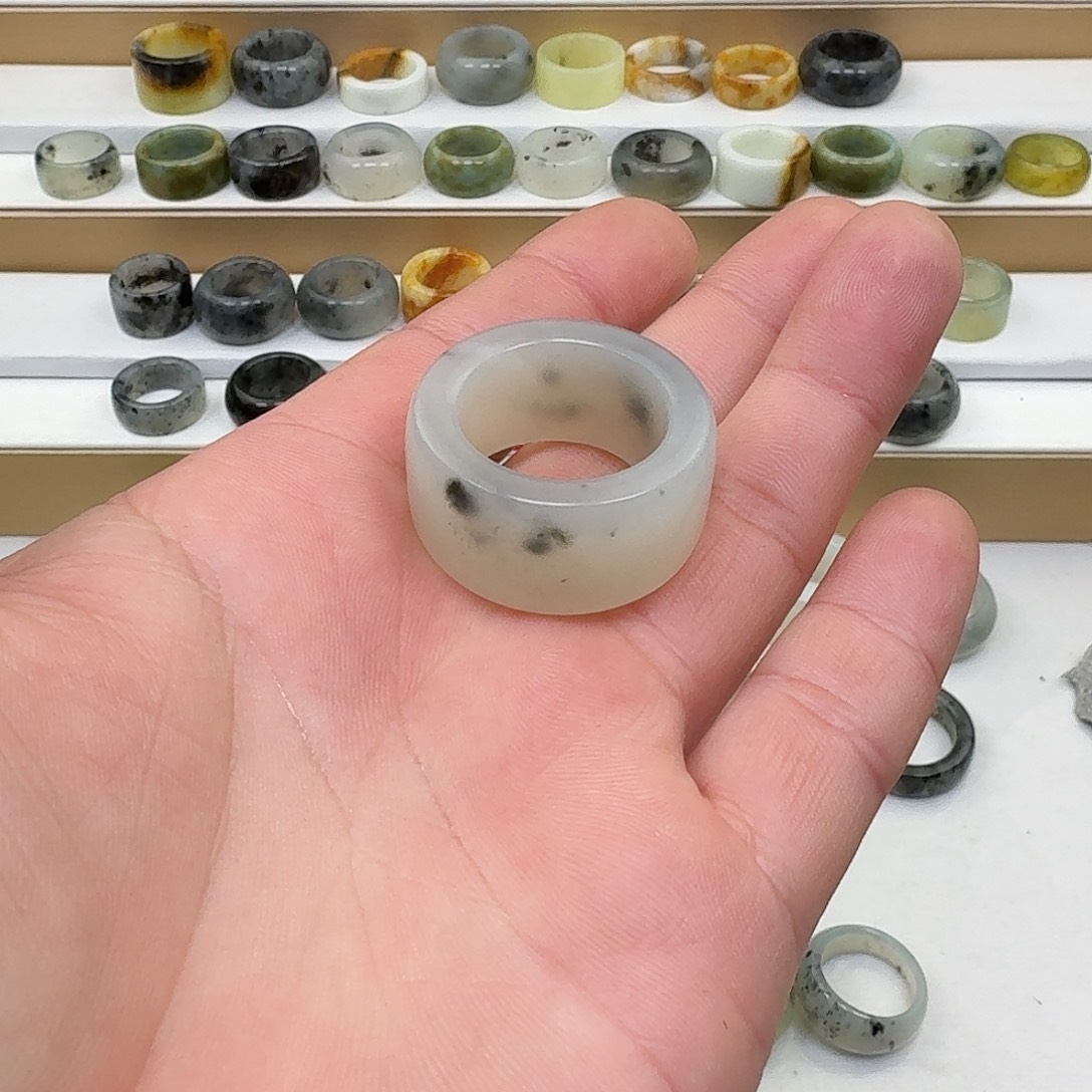 随***荡蛇纹石玉未镶嵌戒指22.8内径