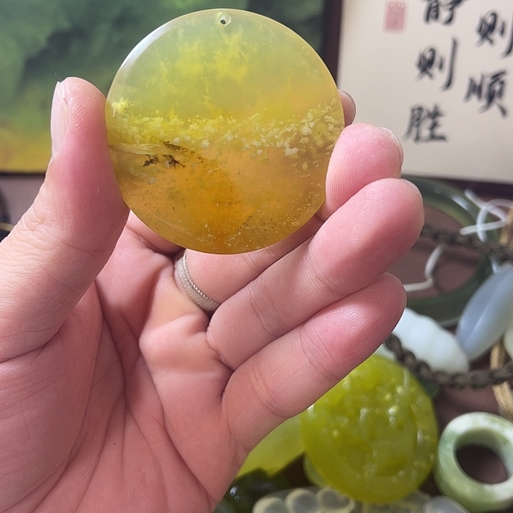 蛇纹石玉未镶嵌颈饰