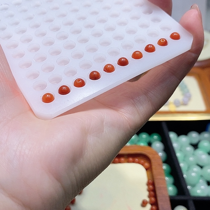 翡翠散珠冰红翡卡5