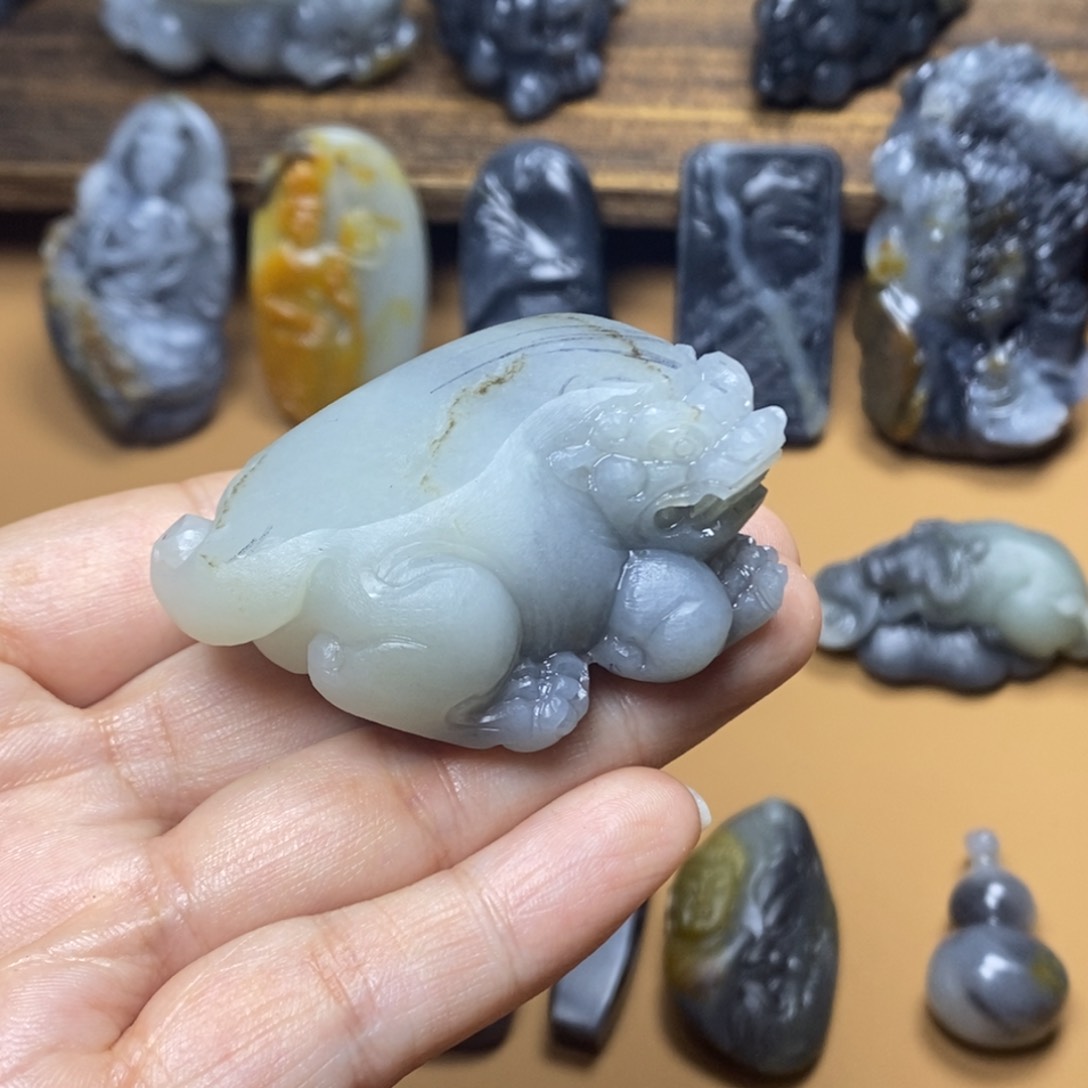 颈饰未镶嵌和田玉小****V