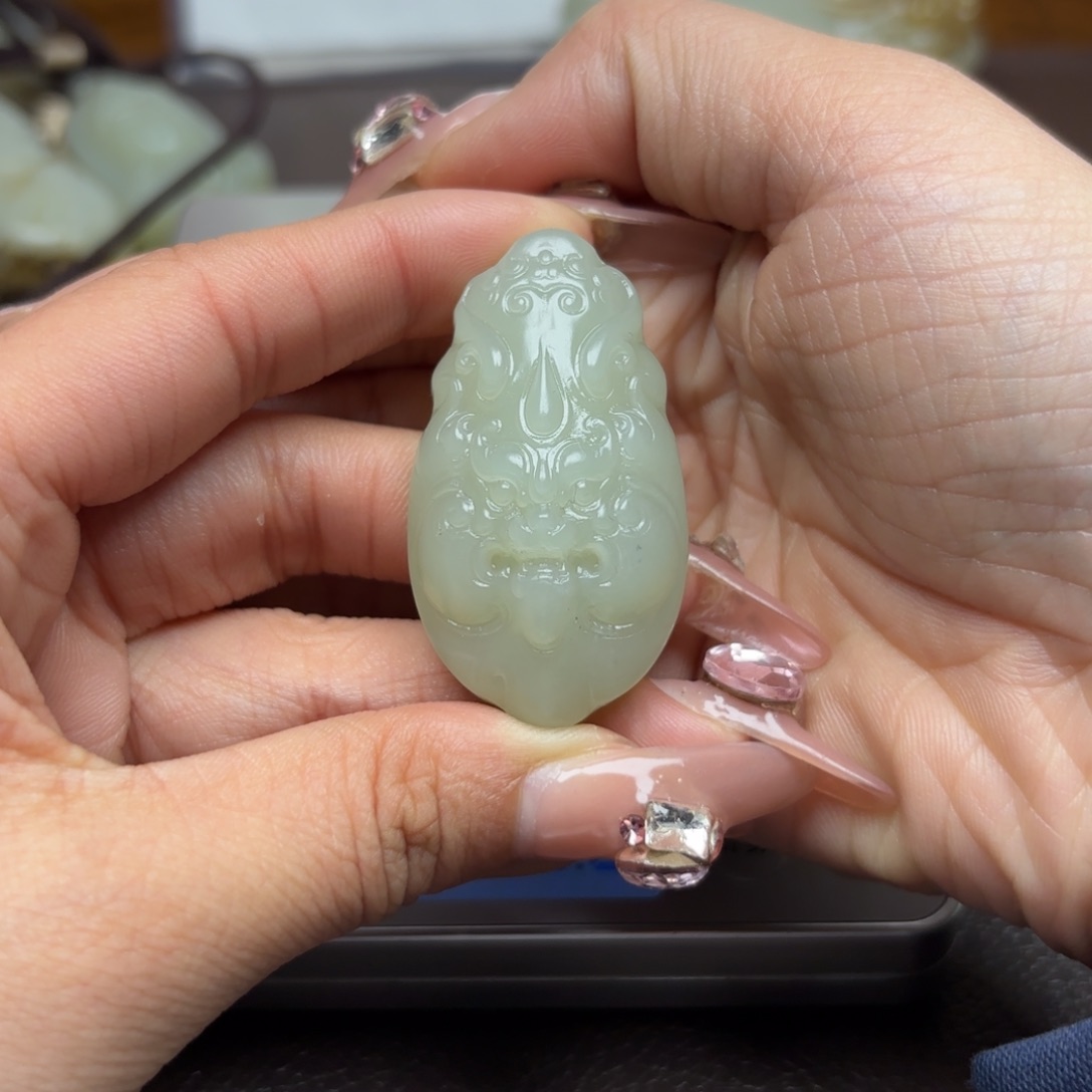 和田玉（糖玉）颈饰未镶嵌