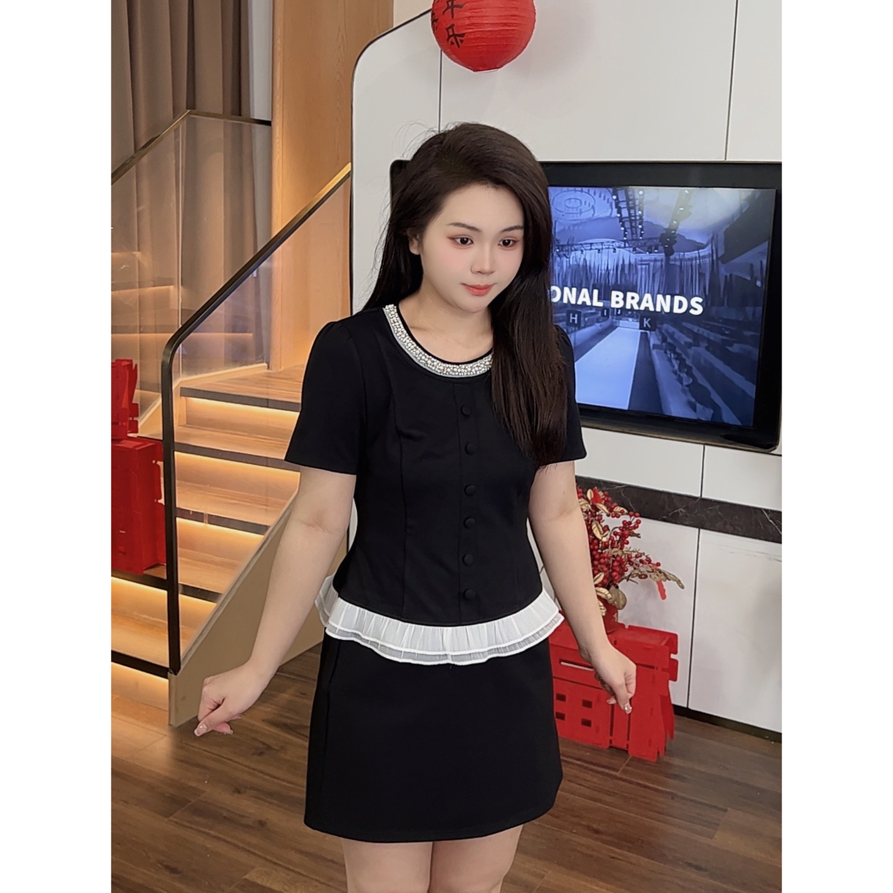 大梦微胖定制时尚遮肚气质减龄显瘦拼接上衣+半裙黑色