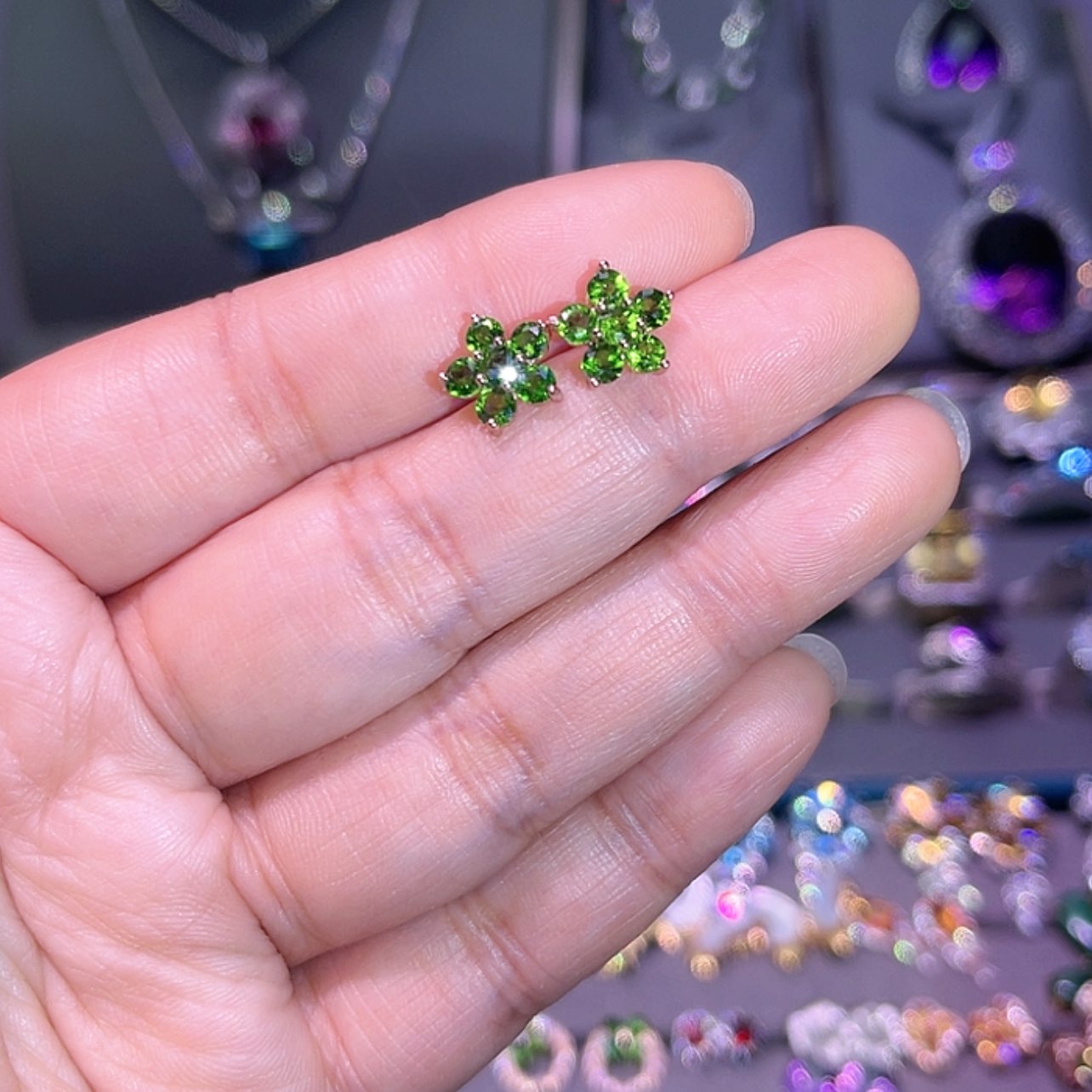 【闪购商品】透辉石耳饰银S925镶嵌