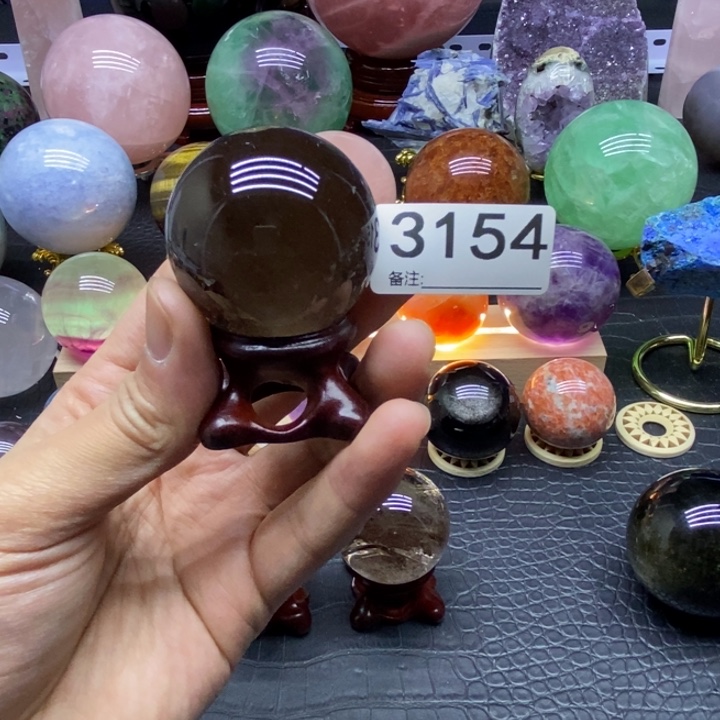 国***灰大型摆件（非配饰）未镶嵌水晶