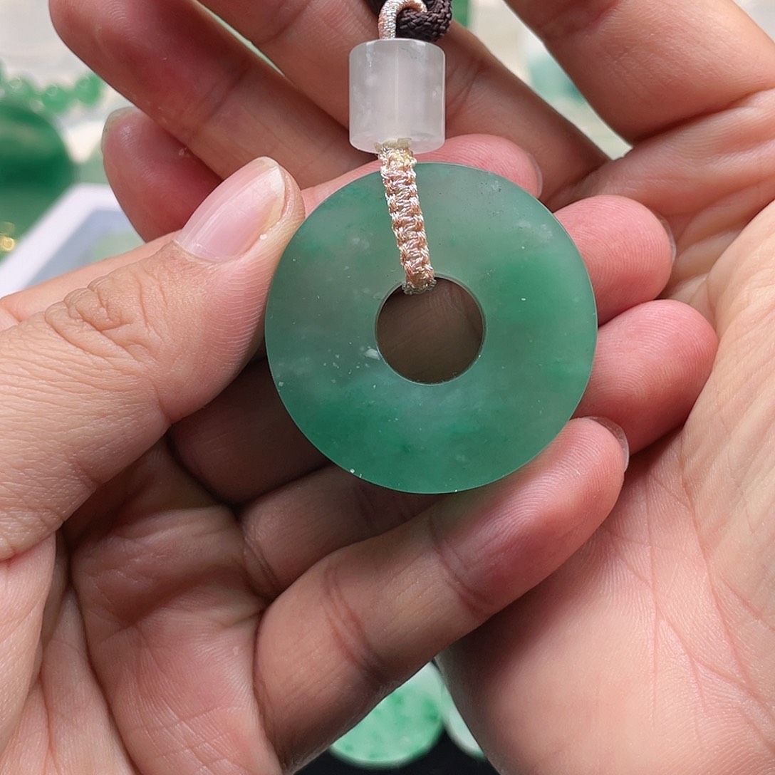 石英质玉吊坠(不含链)未镶嵌