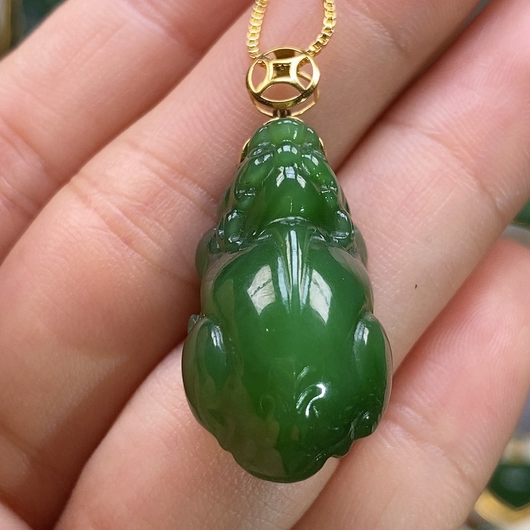 和田玉18K金镶嵌颈饰