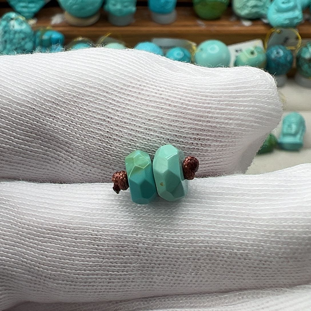 绿松石配饰未镶嵌