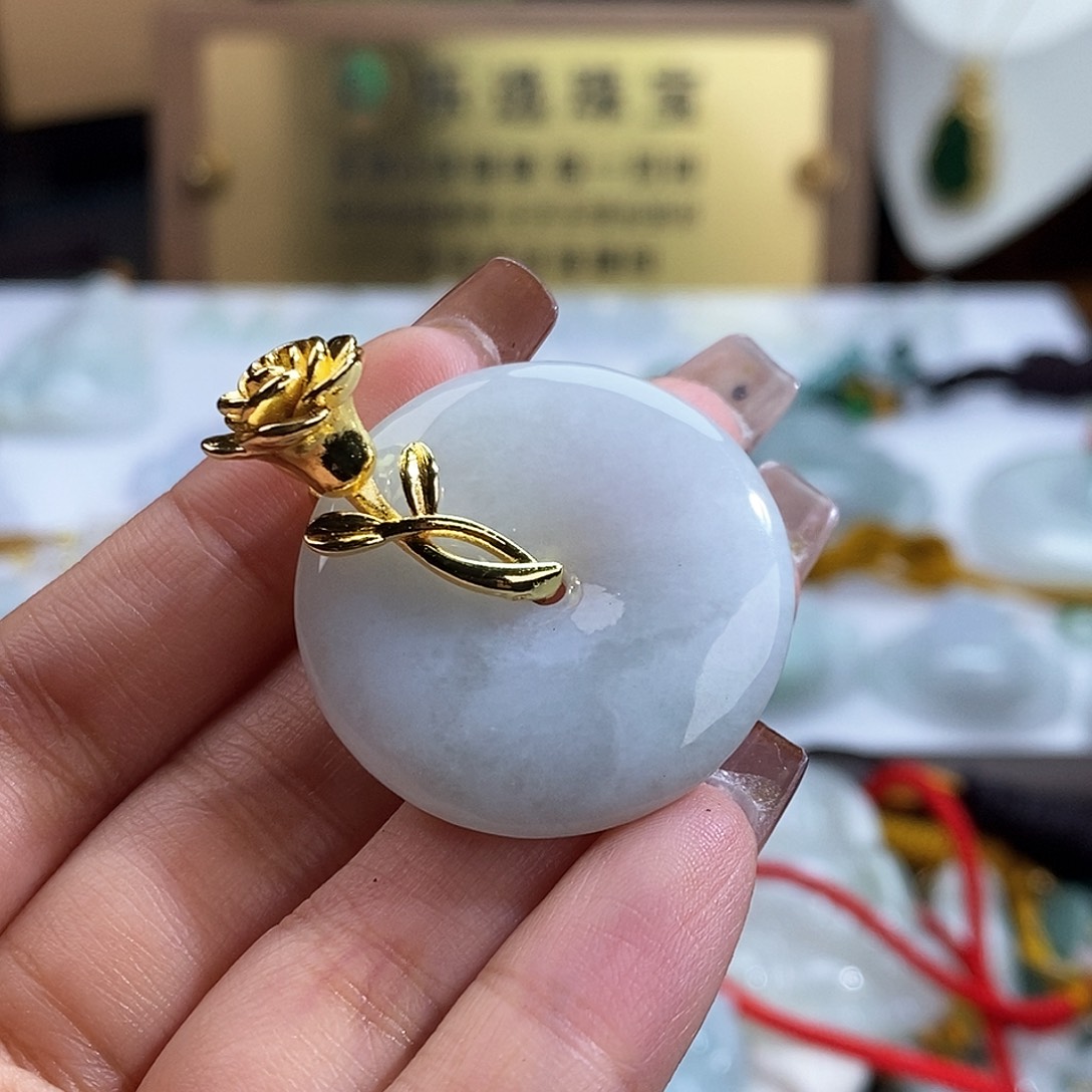 翡翠未镶嵌颈饰4705