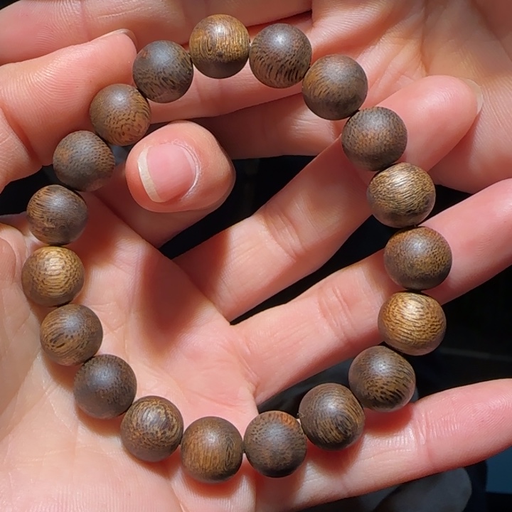 沉香手串透顶绿1.1手串12克+