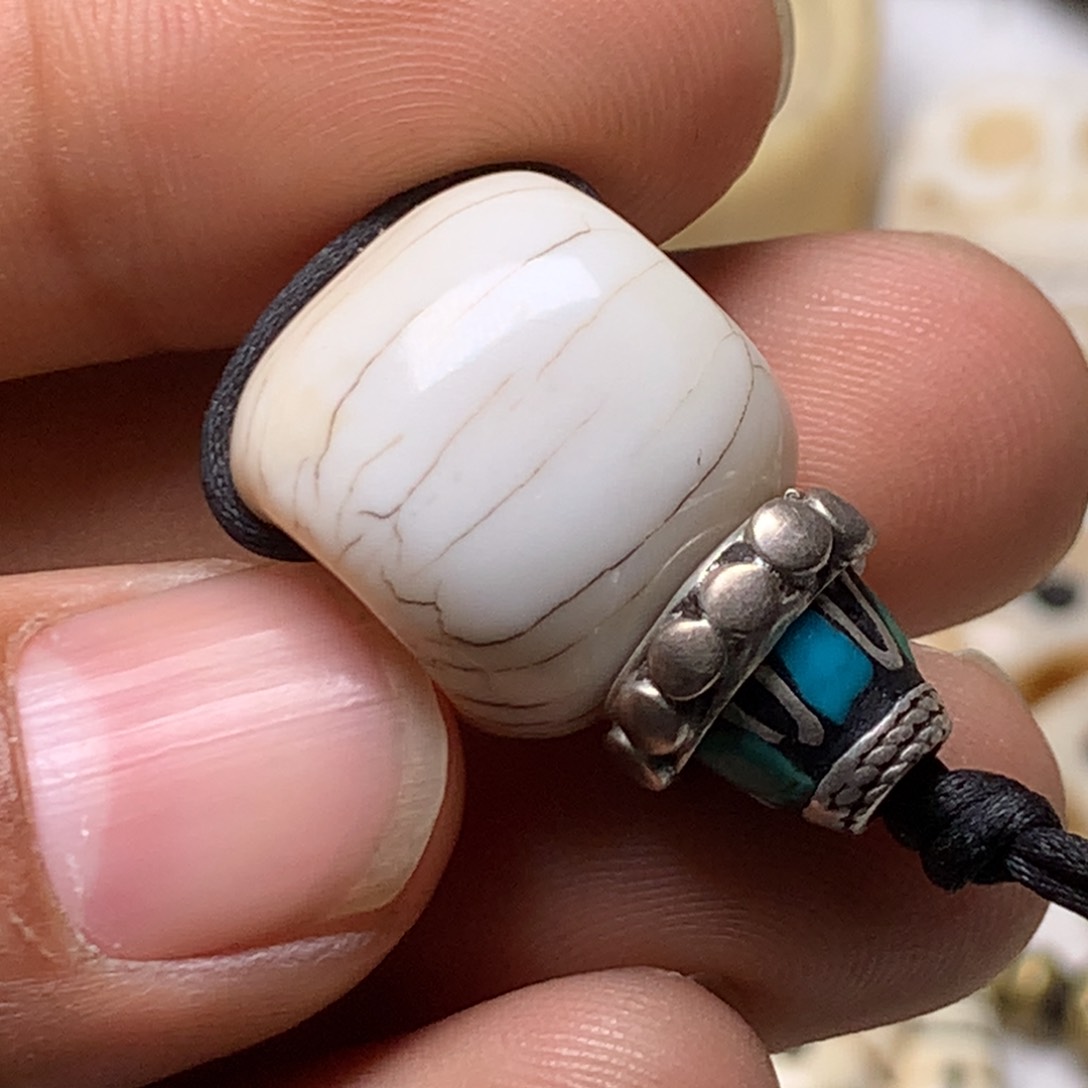 琉璃颈饰藏传小元素