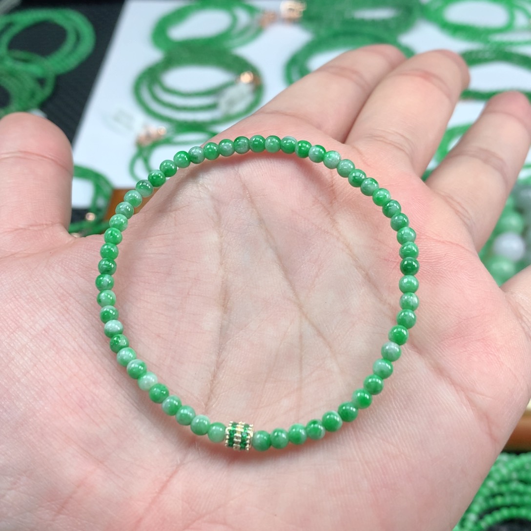 翡翠手链未镶嵌翡翠