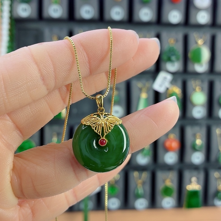 和田玉18K金镶嵌吊坠(赠链)