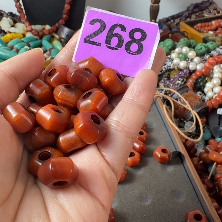 尹***峰玛瑙/玉髓未镶嵌颈饰