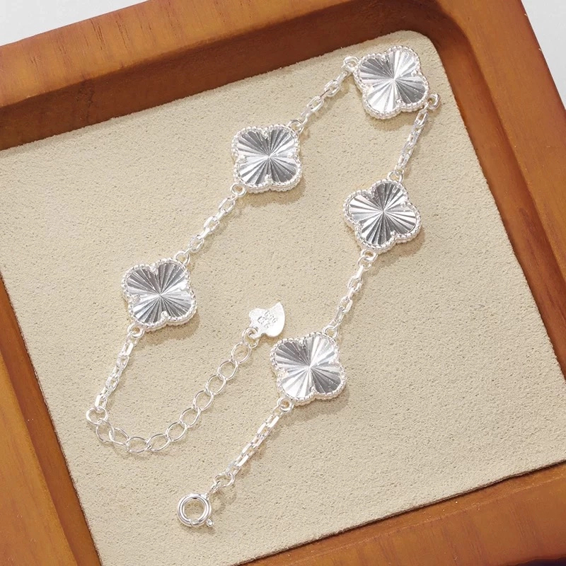 足银手链 A7 气质百搭时尚四叶草手链