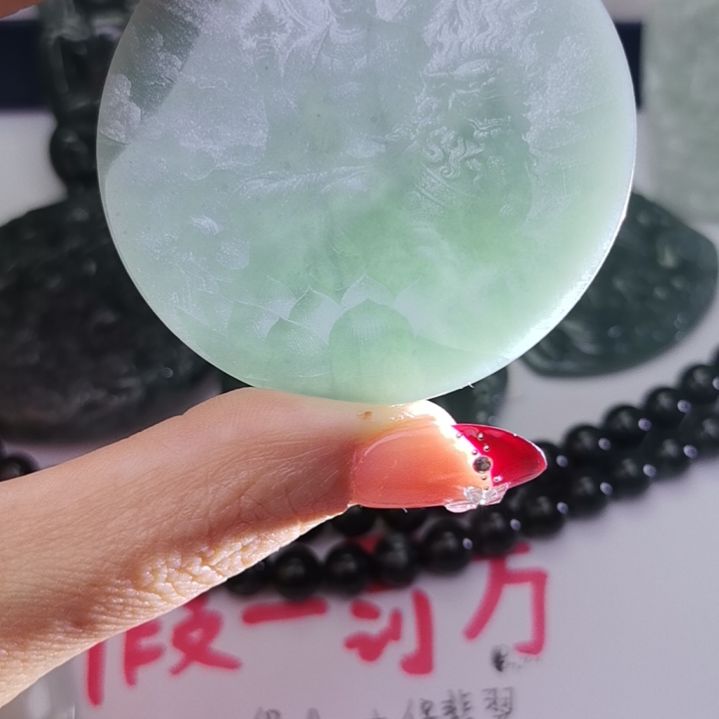 翡翠颈饰未镶嵌天然的A货翡翠多样性发货