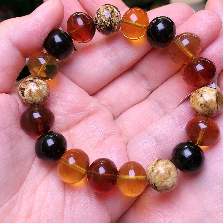 孙***芳琥珀未镶嵌裸石抚顺琥珀13-422