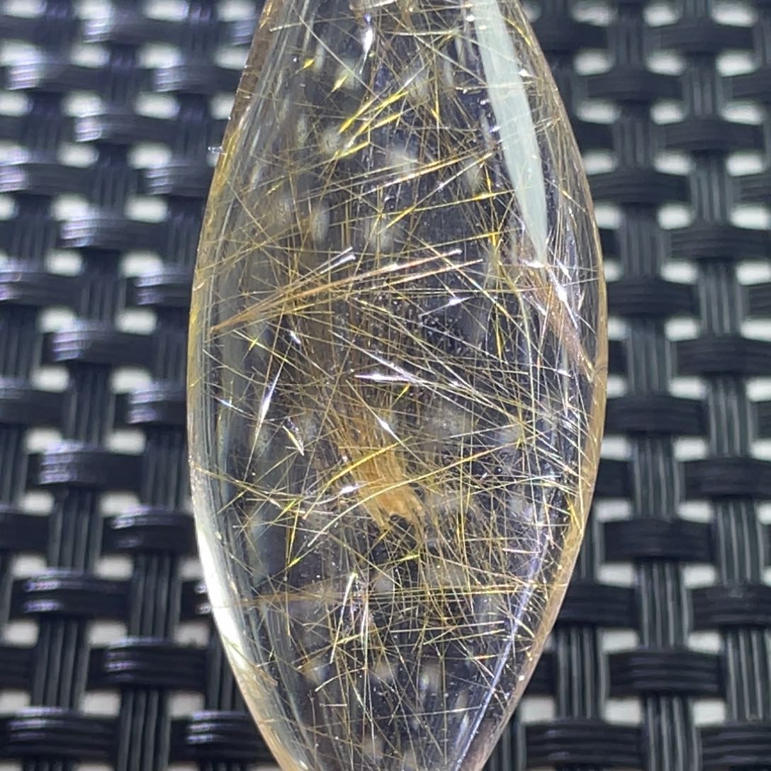 水晶吊坠未镶嵌那****人