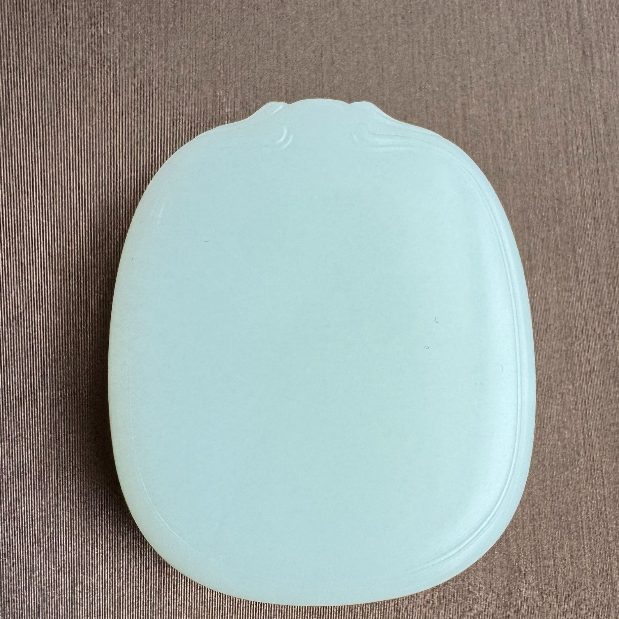 新疆和田玉无事牌