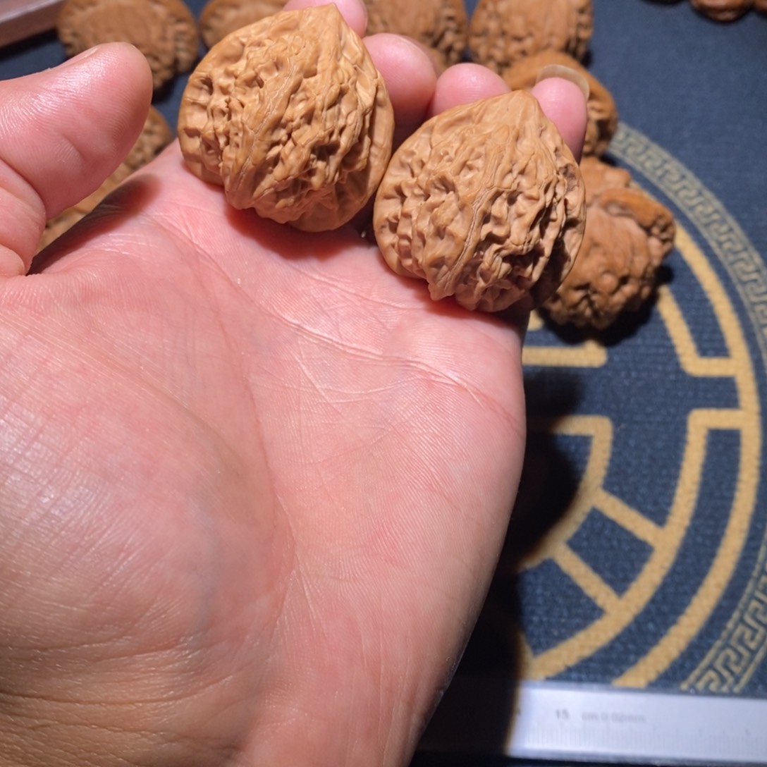 文玩核桃吊坠野生