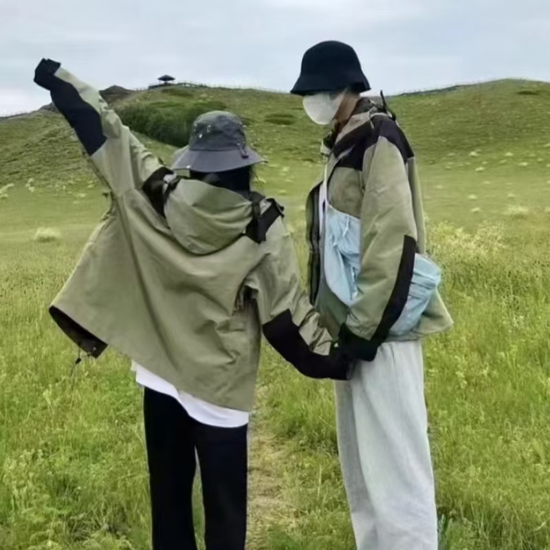 2025新款冲锋衣防水防风保暖男女户外登山服情侣外套