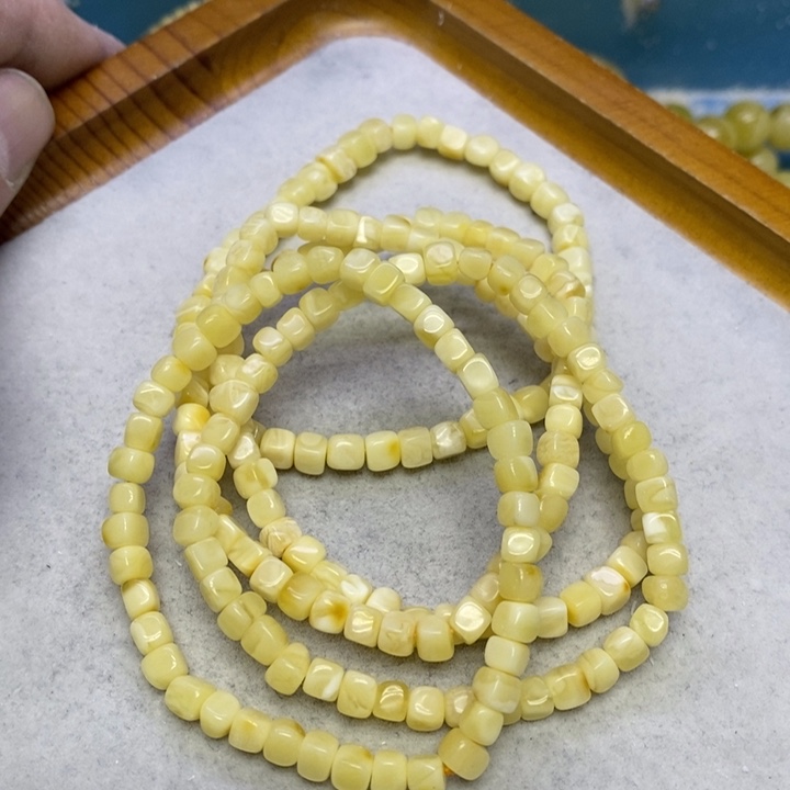蜜蜡裸石未镶嵌多样性发货其一