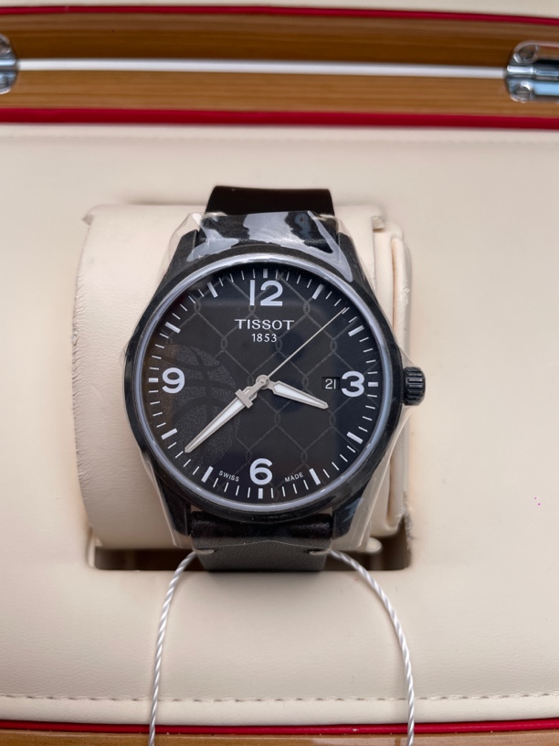 95新 Tissot/天梭 运动系列男士石英腕表灰盘时尚设计简约表镜