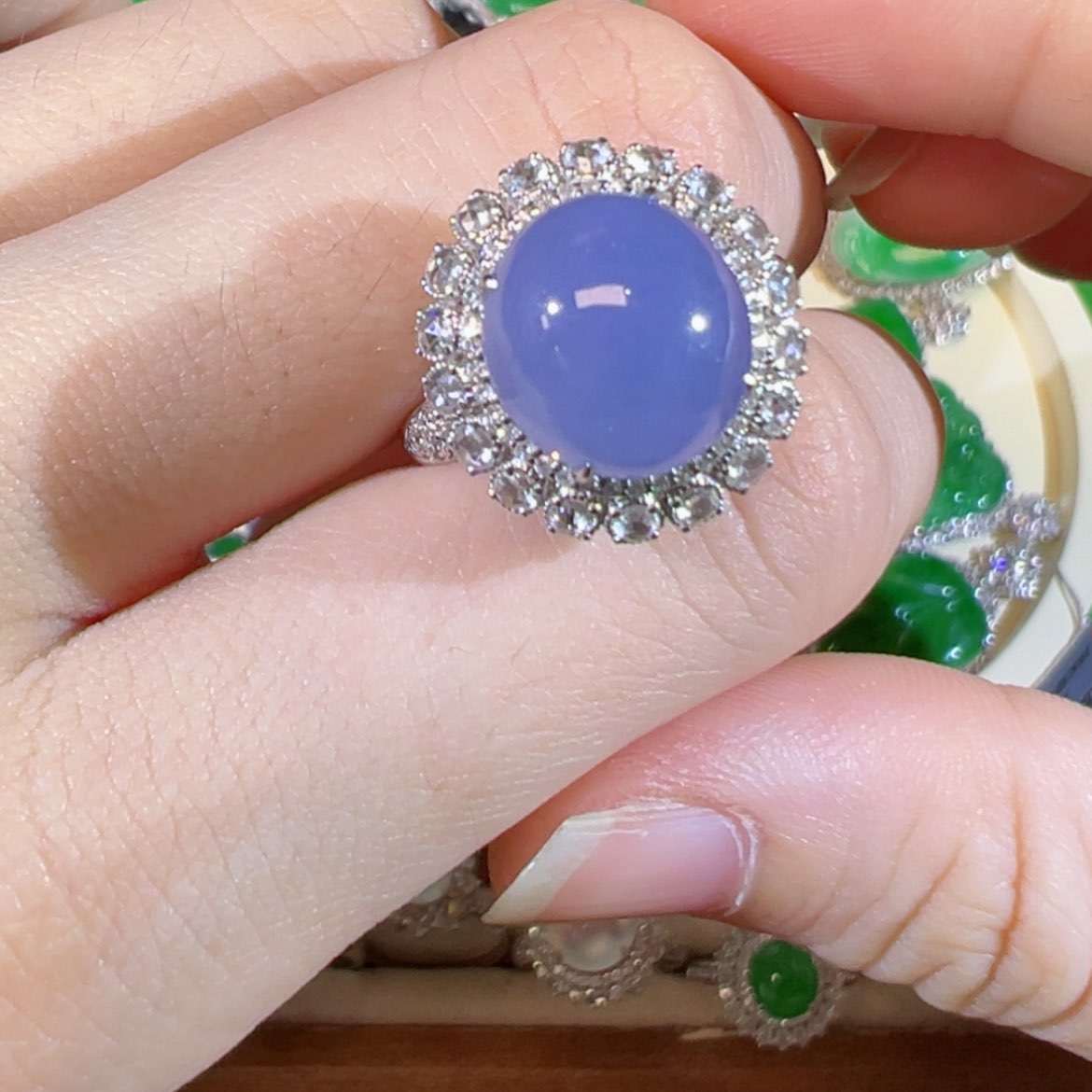 【闪购商品】翡翠颈饰18K金镶嵌缅甸翡翠满紫蛋面戒指