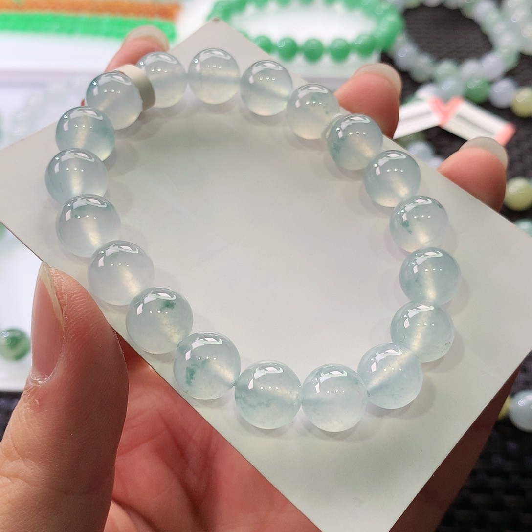 翡翠手链未镶嵌翡翠