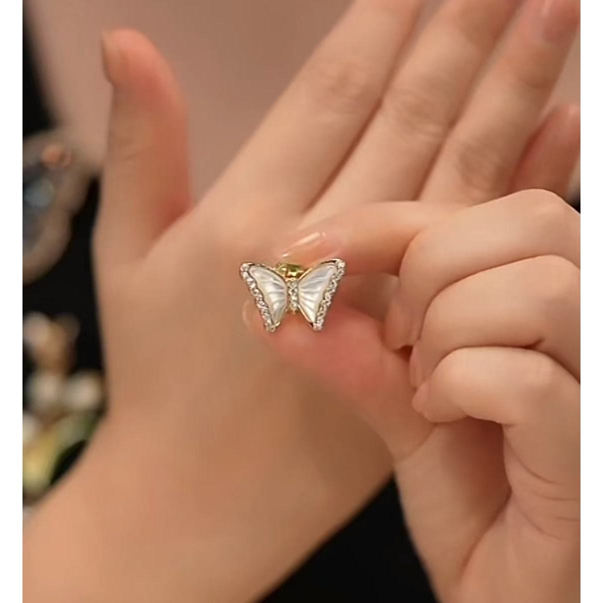 铜合金贝壳胸针 时尚气质百搭白贝小蝴蝶领针6035