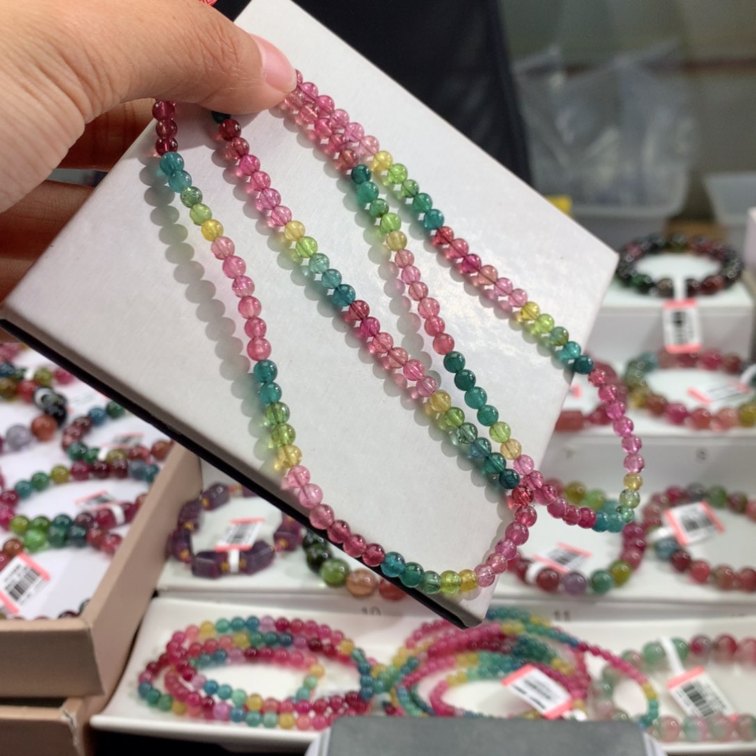 碧玺手链未镶嵌   4.4mm。   