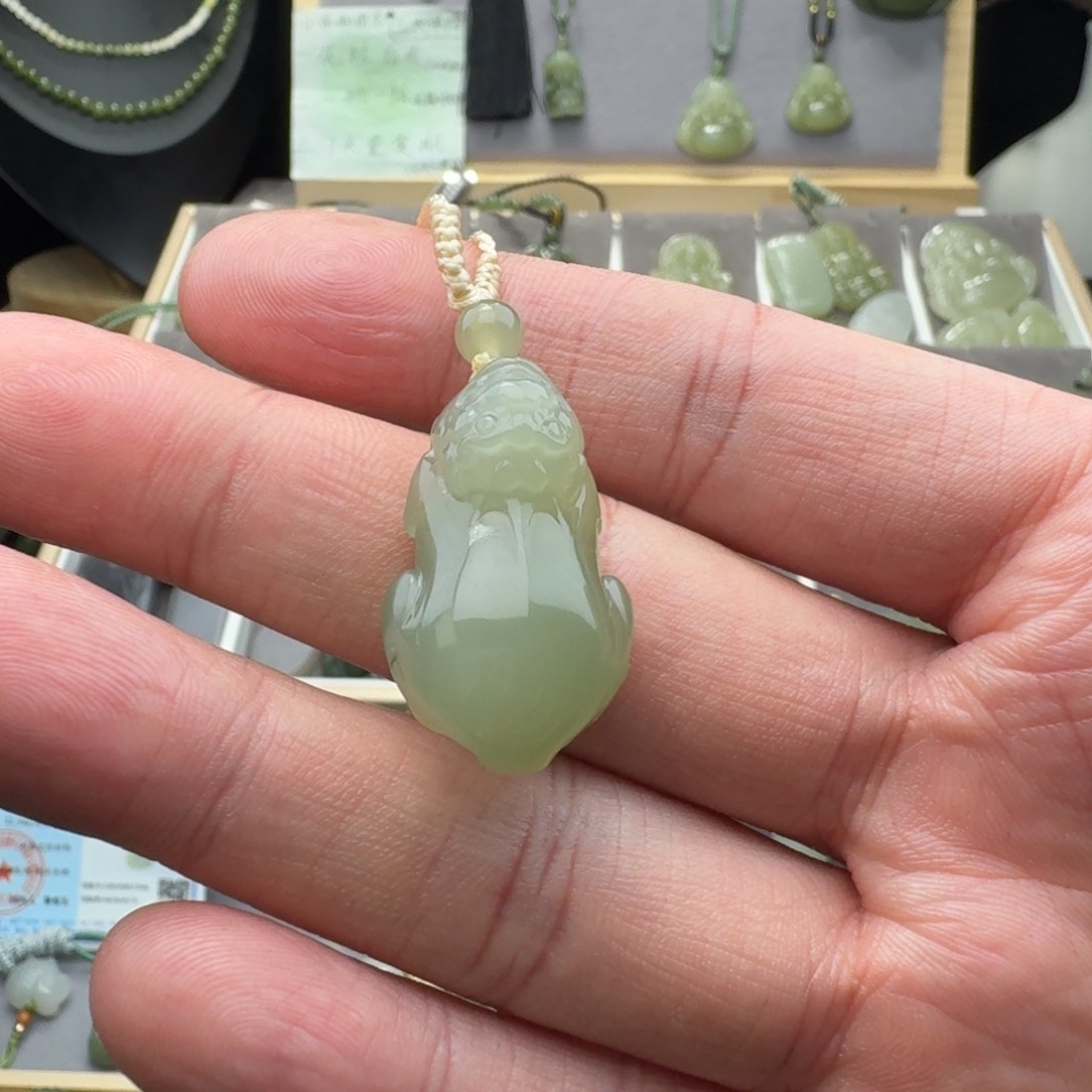 和田玉颈饰未镶嵌