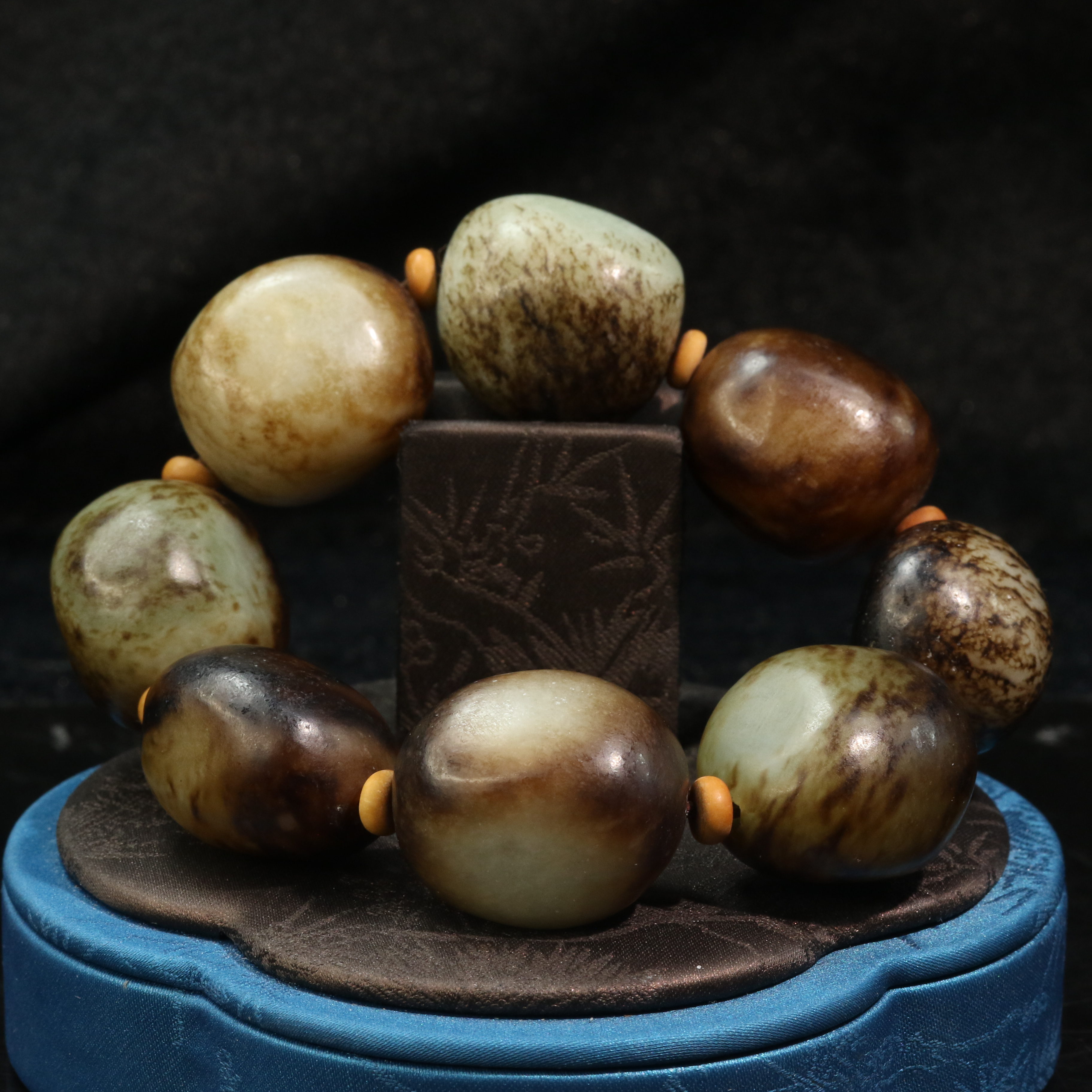 14和田玉黑油库手串/400112上海嘉禾拍卖