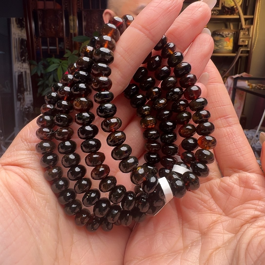 琥珀未镶嵌裸石抚顺琥珀10517八多样性发其一