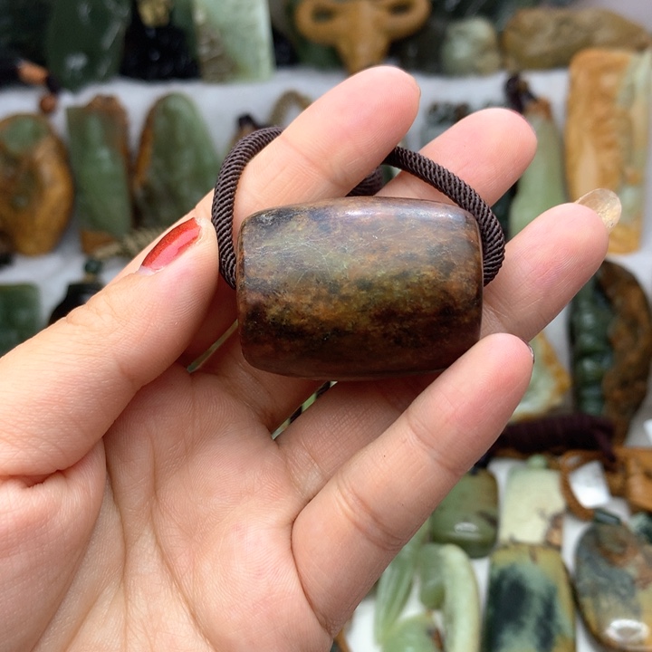 岫岩河磨玉（透闪石质玉）挂件未镶嵌