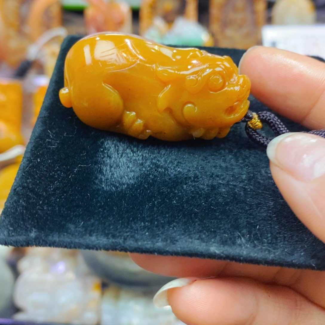 未镶嵌石英质玉（黄龙玉）吊坠(不含链)