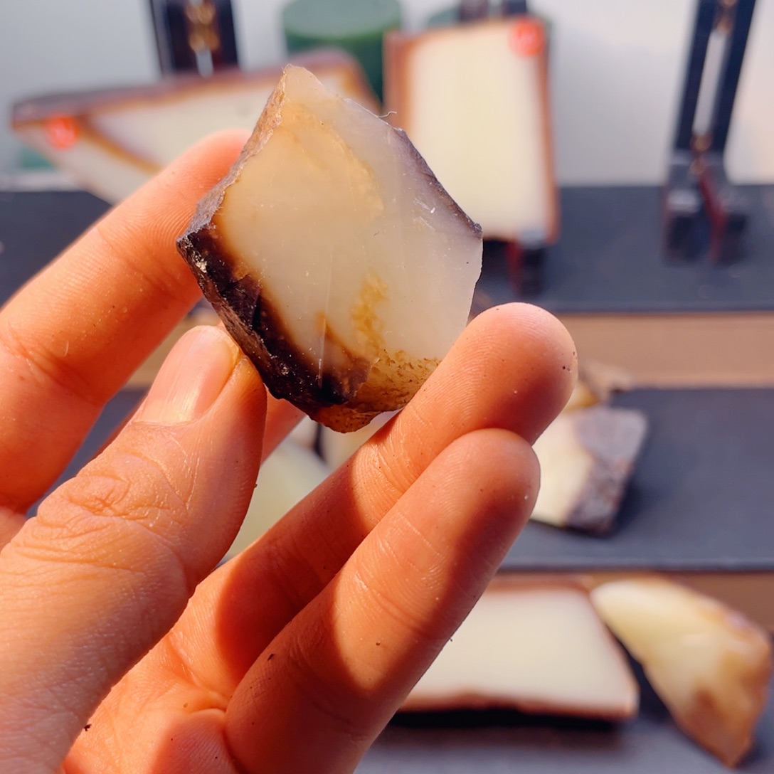 和田玉（糖玉）未镶嵌颈饰