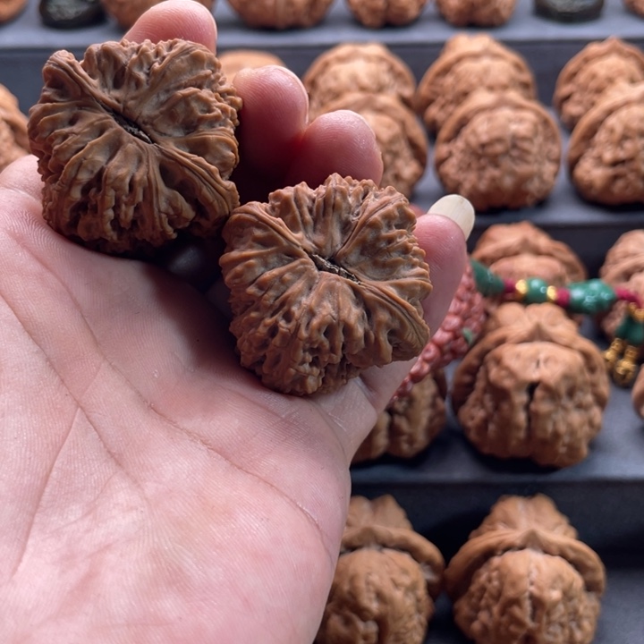 文玩核桃吊坠多***哥南疆石41