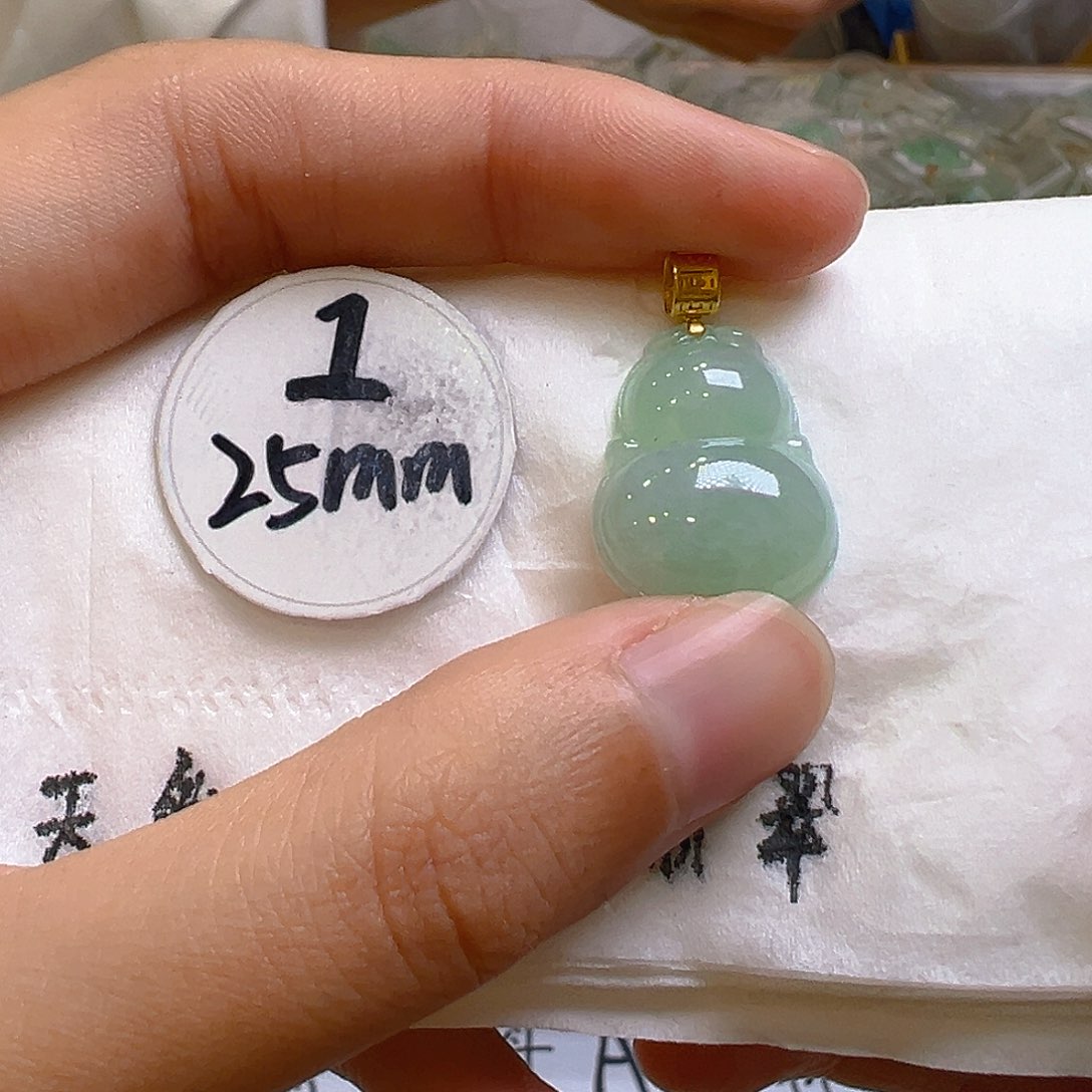 翡翠颈饰18K金镶嵌翡翠