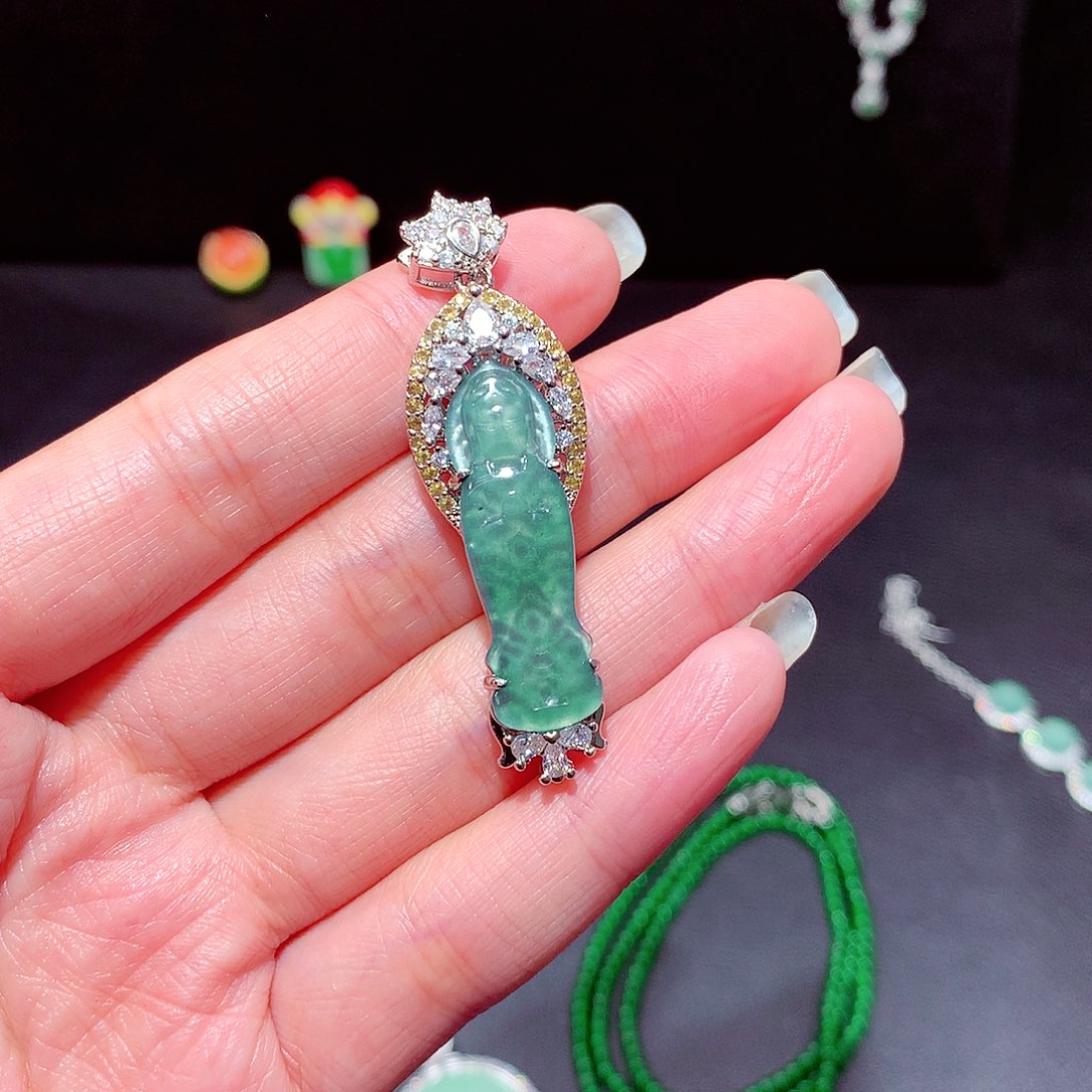 【闪购商品】翡翠吊坠(不含链)未镶嵌